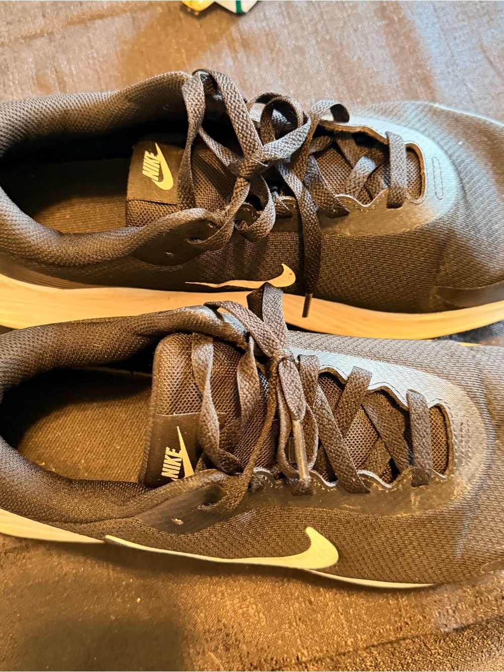 Nike Men’s Black Sneakers with White Swoosh and Cream Midsole